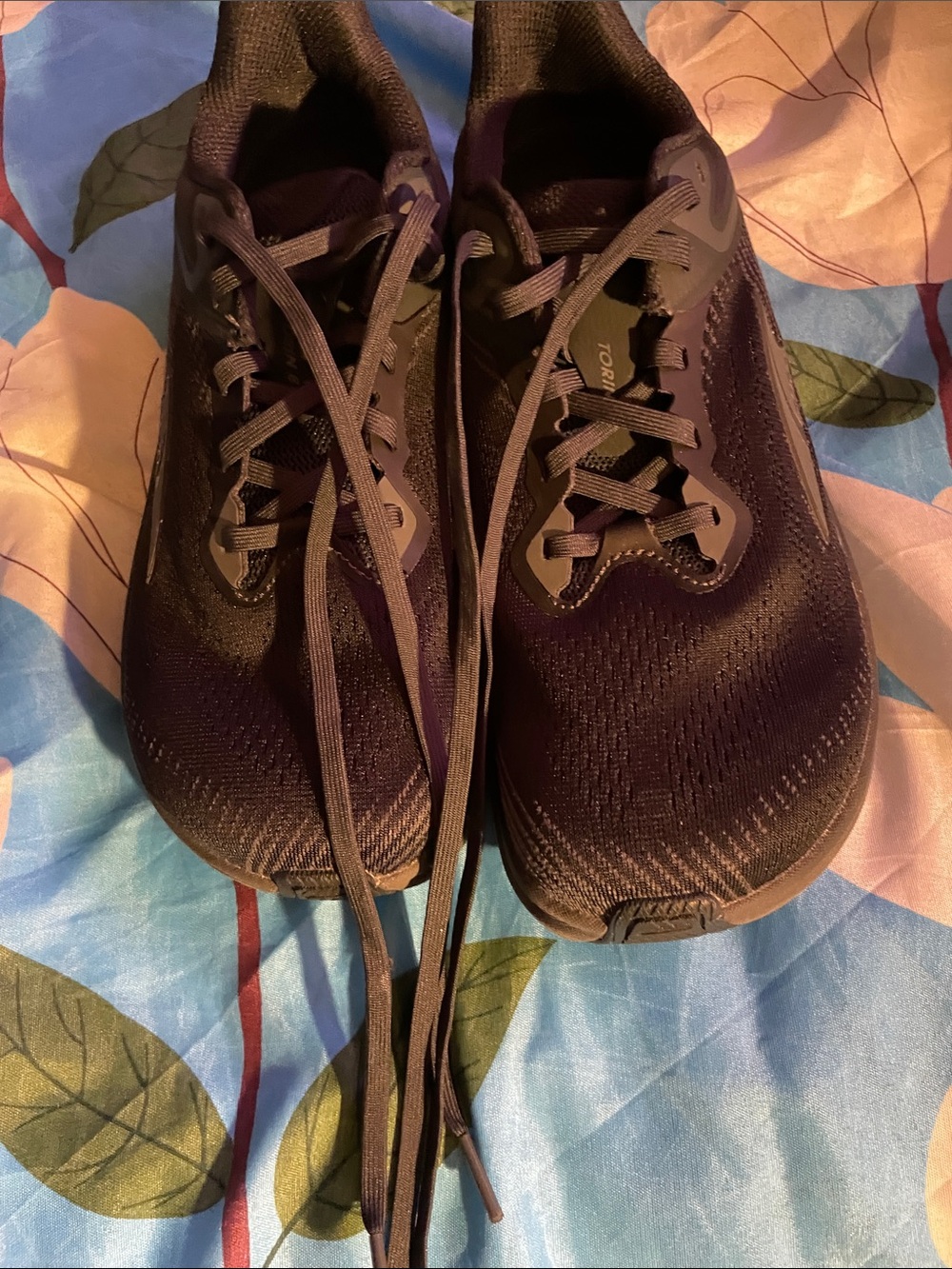 Women Running Shoes - Black 8W